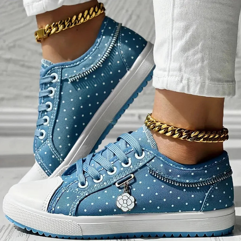 Lirio | Scarpe in pizzo floreale con dettagli in denim