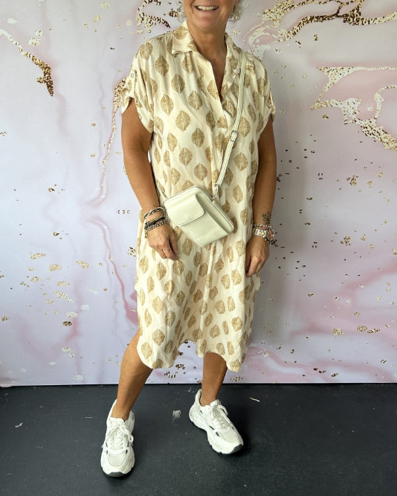 Liora | Vestito ampio con collo a revers e maniche corte