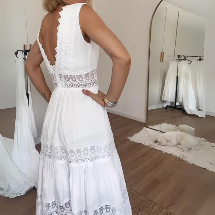 Sadie | Abito in pizzo con scollo a V