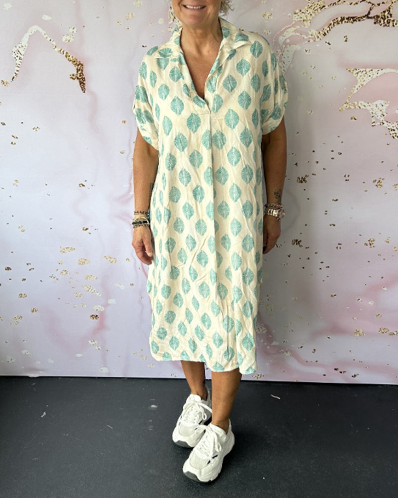 Liora | Vestito ampio con collo a revers e maniche corte
