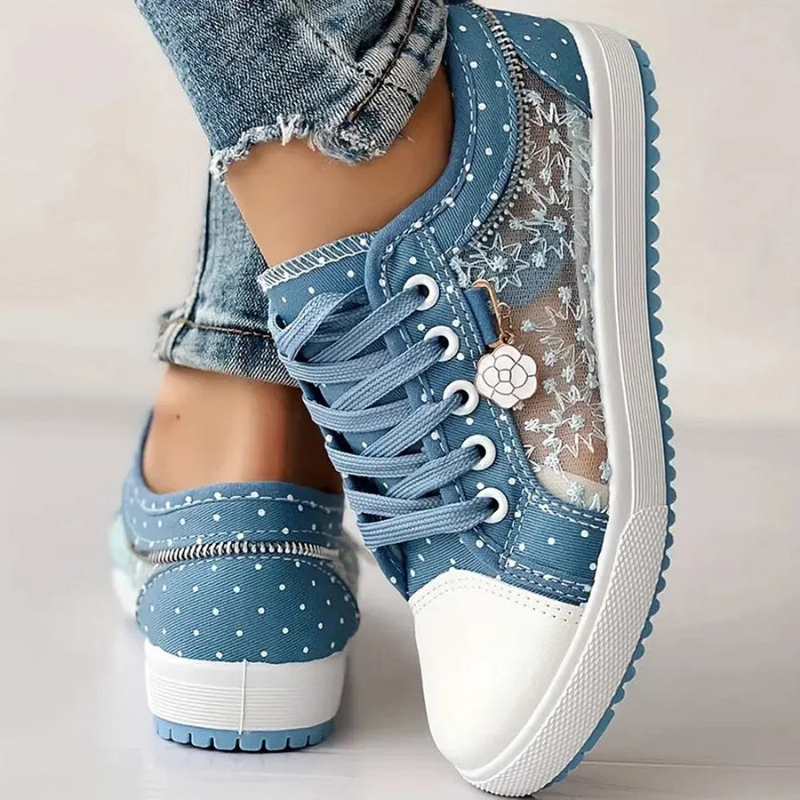 Lirio | Scarpe in pizzo floreale con dettagli in denim
