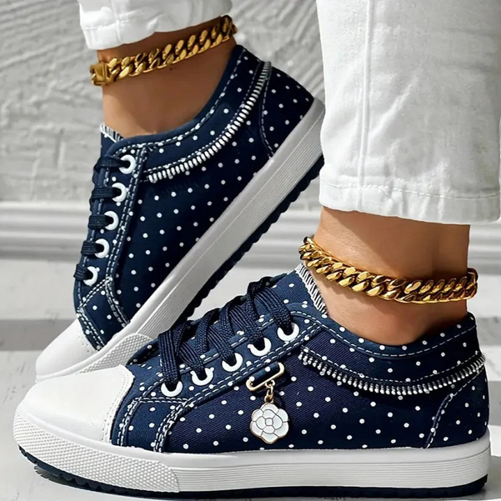 Lirio | Scarpe in pizzo floreale con dettagli in denim