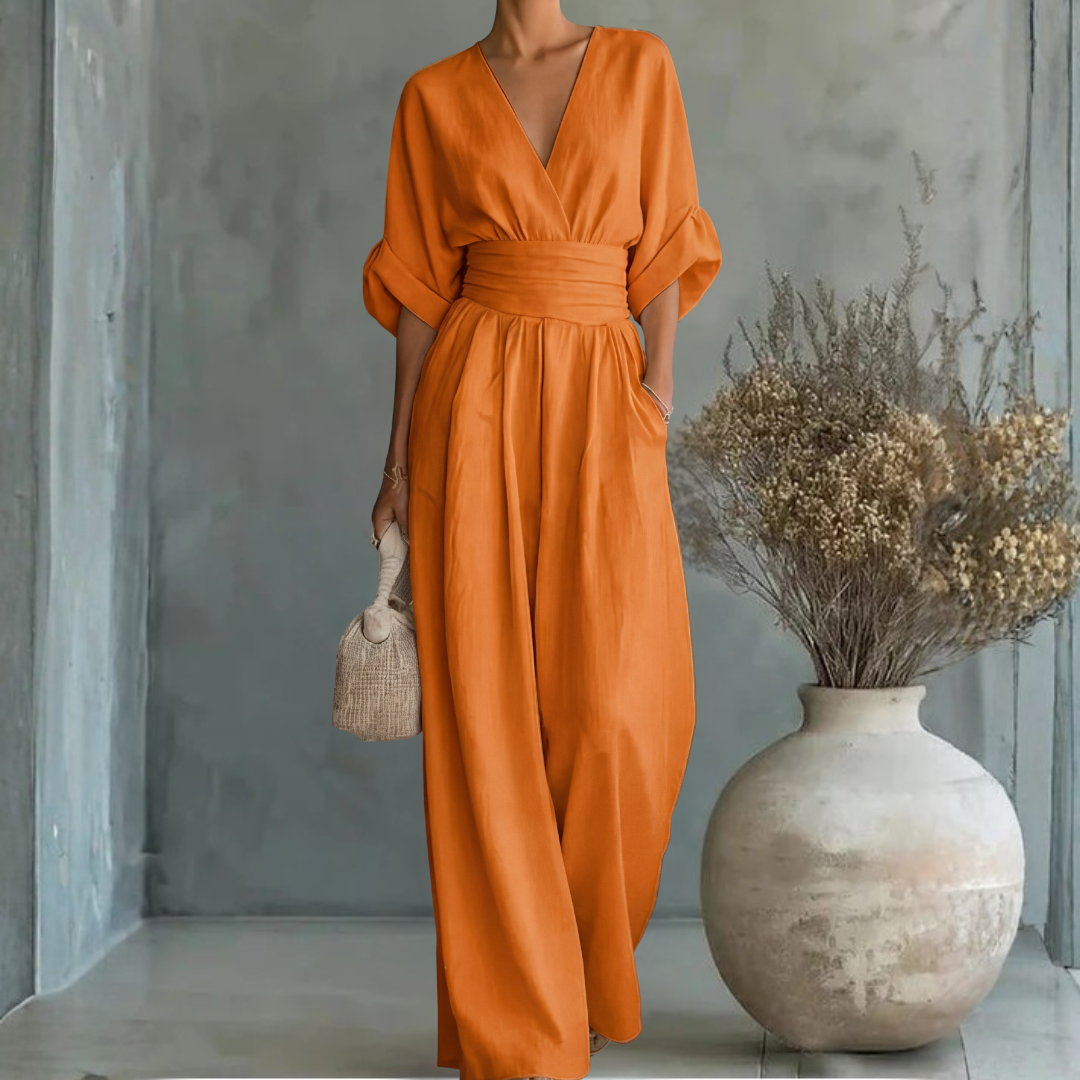 Daniela | Tuta elegante con scollo a V e gamba ampia
