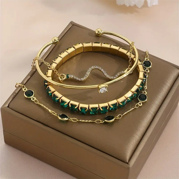 Set di bracciali con pietre preziose verdi