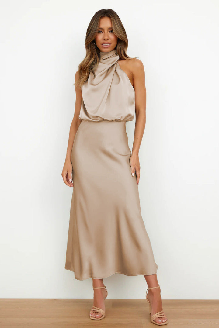Carlina | Abito lungo in satin con scollo a halter