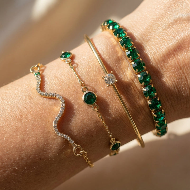 Set di bracciali con pietre preziose verdi